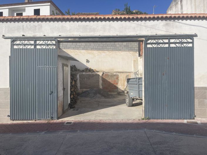 Image No.23-3 Bed Property for sale