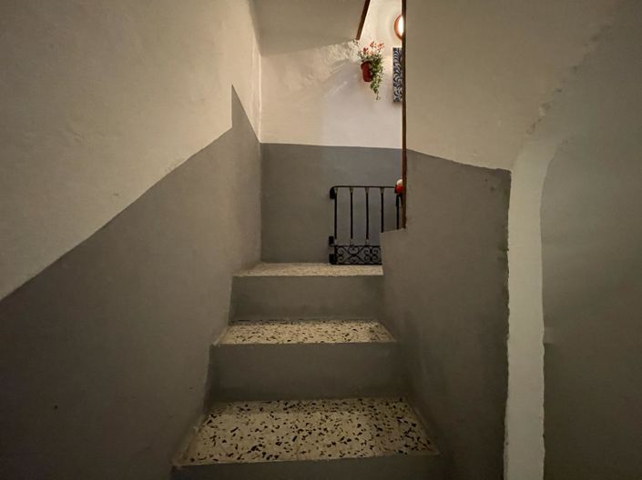 Image No.15-4 Bed Property for sale