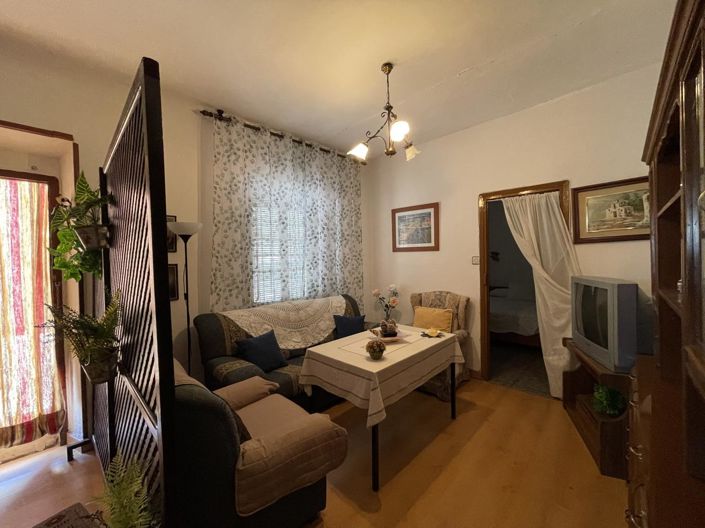 Image No.4-4 Bed Property for sale