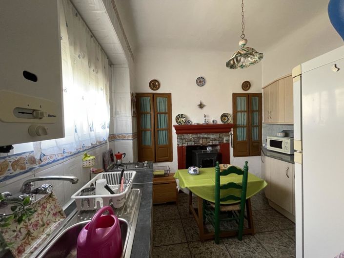 Image No.7-4 Bed Property for sale