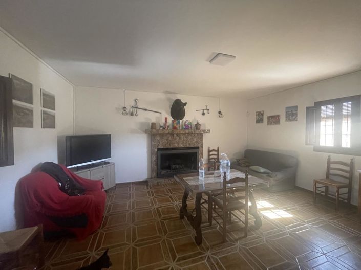 Image No.9-4 Bed Property for sale