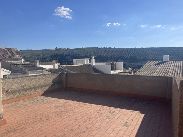 Image No.4-4 Bed Property for sale