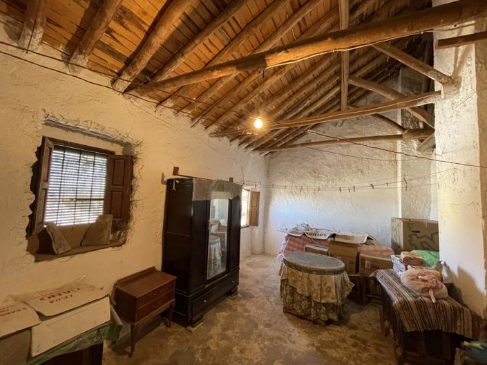 Image No.28-3 Bed Property for sale