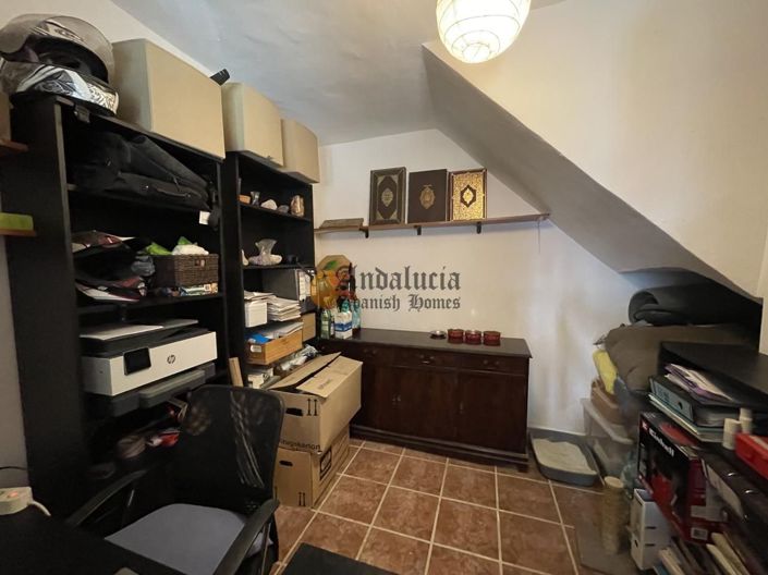 Image No.22-3 Bed Property for sale