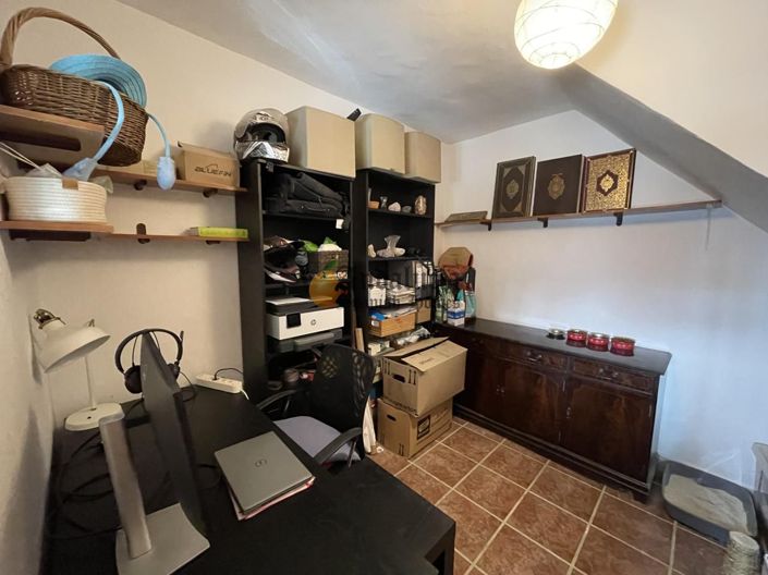 Image No.23-3 Bed Property for sale