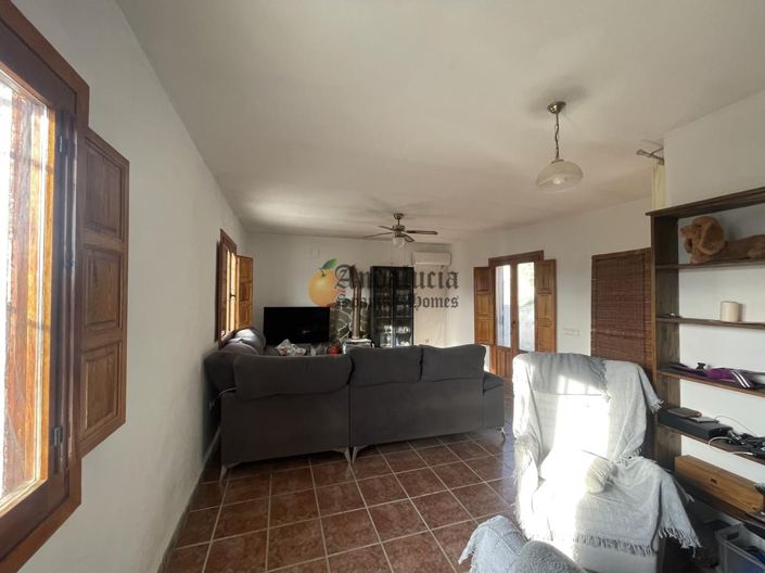 Image No.29-3 Bed Property for sale