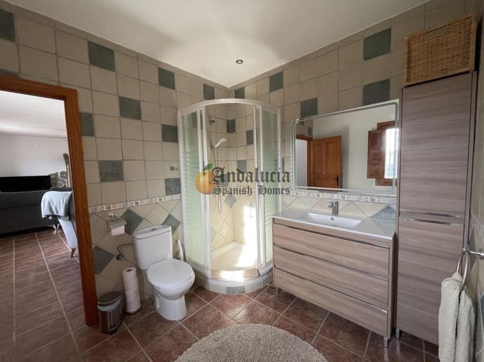 Image No.31-3 Bed Property for sale