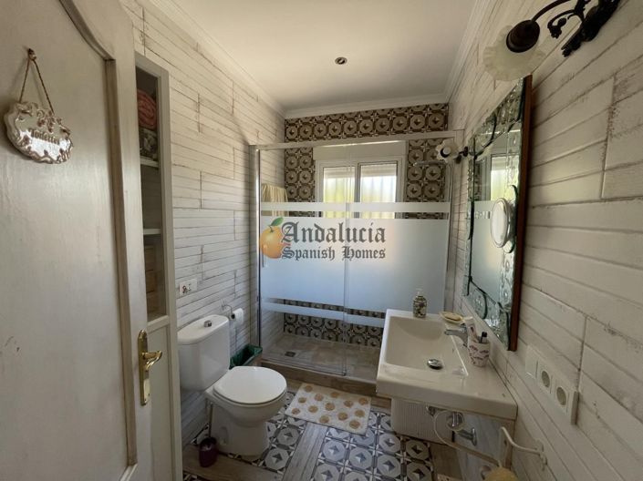 Image No.17-2 Bed Property for sale