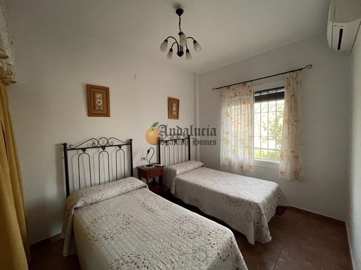 Image No.31-4 Bed Property for sale