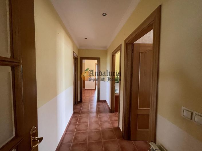 Image No.15-3 Bed Property for sale