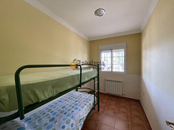 Image No.19-3 Bed Property for sale