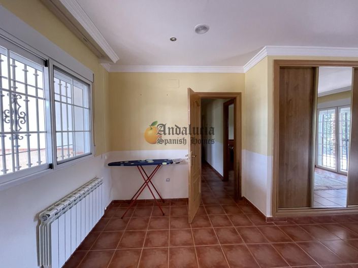 Image No.27-3 Bed Property for sale