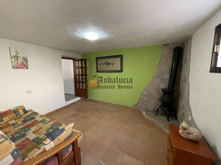 Image No.19-7 Bed Property for sale