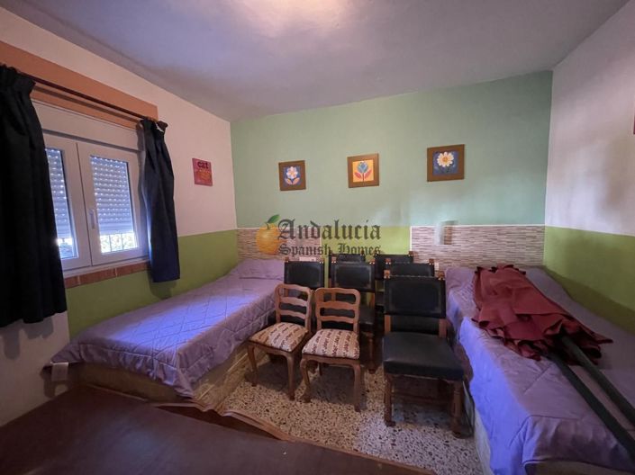 Image No.23-7 Bed Property for sale