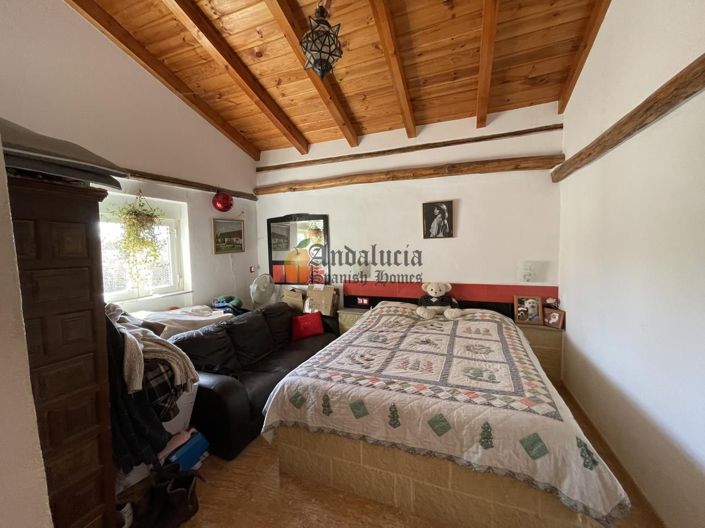 Image No.50-7 Bed Property for sale