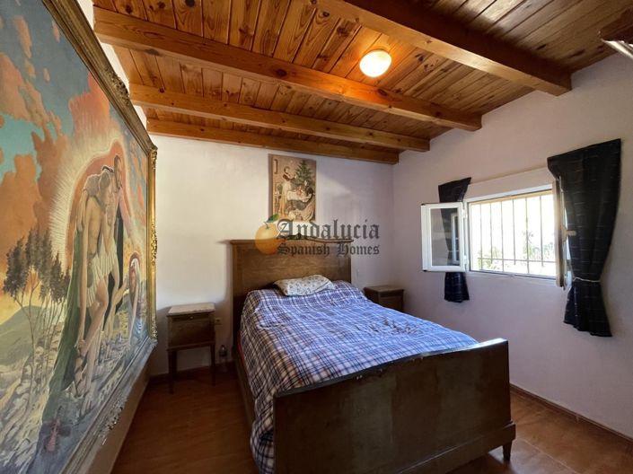 Image No.51-7 Bed Property for sale