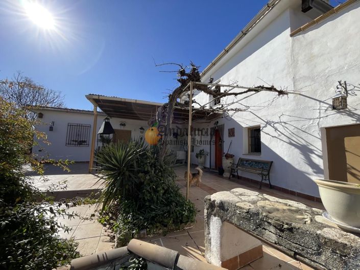 Image No.6-7 Bed Property for sale