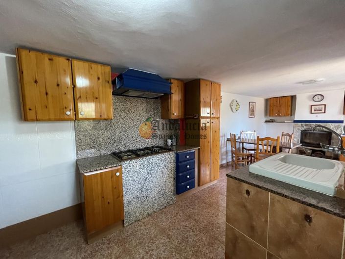 Image No.8-7 Bed Property for sale