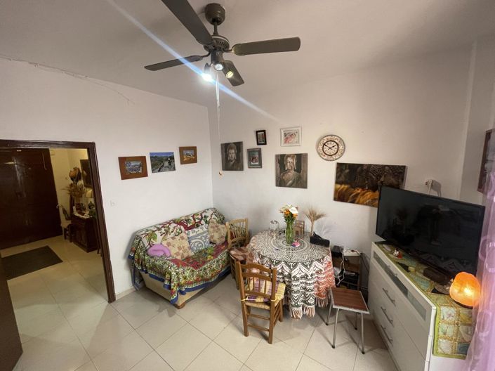 Image No.10-2 Bed Property for sale