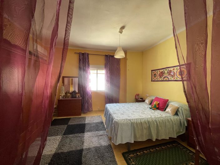 Image No.15-2 Bed Property for sale