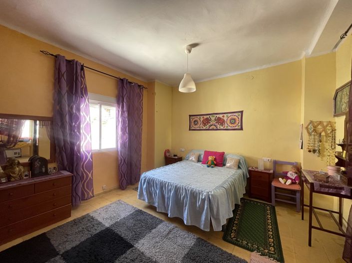 Image No.16-2 Bed Property for sale