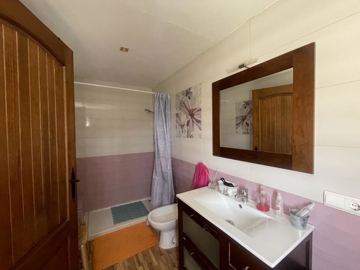 Image No.18-2 Bed Property for sale