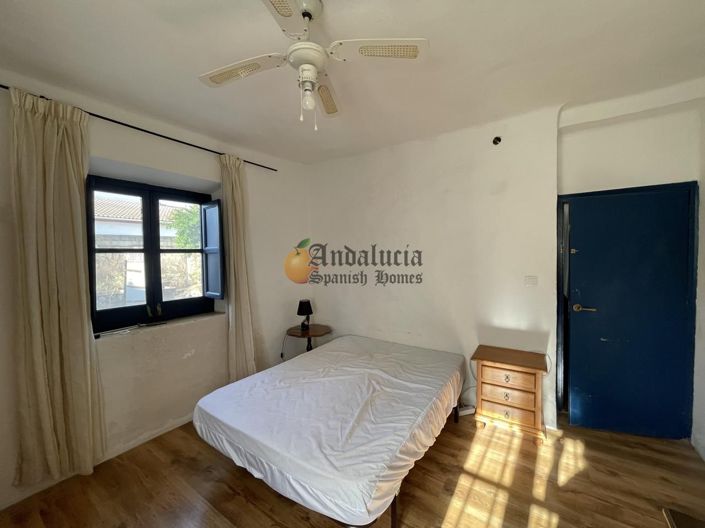 Image No.15-5 Bed Property for sale