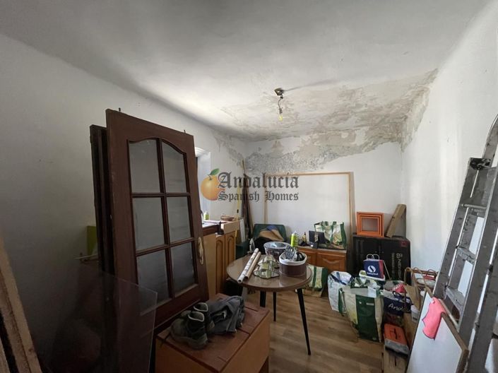 Image No.16-5 Bed Property for sale