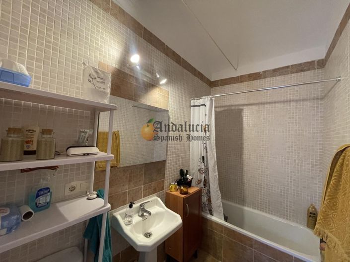 Image No.29-5 Bed Property for sale