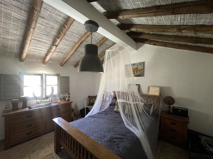 Image No.28-3 Bed Property for sale