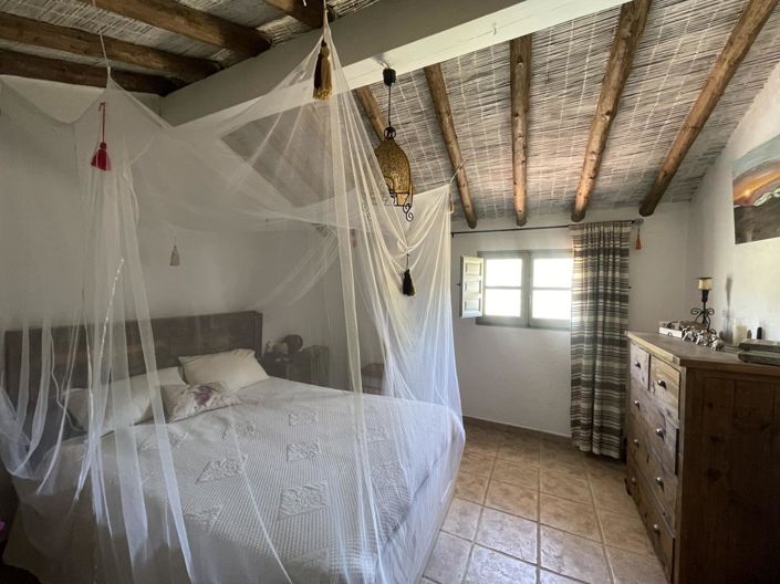 Image No.32-3 Bed Property for sale