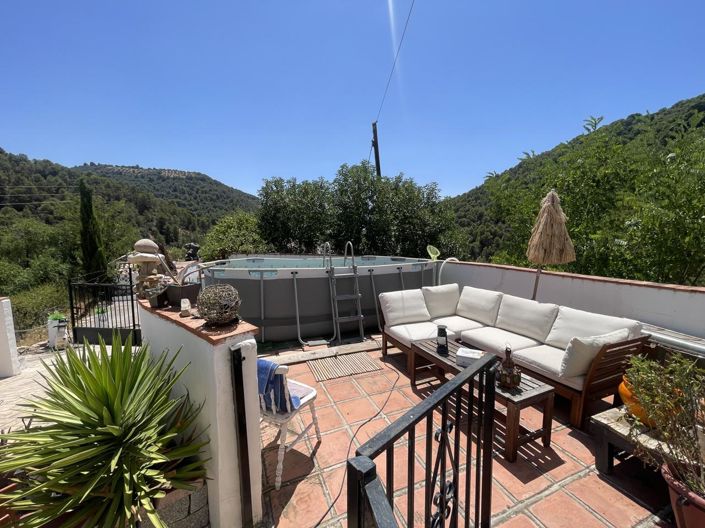 Image No.40-3 Bed Property for sale