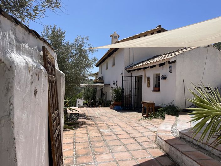 Image No.49-3 Bed Property for sale