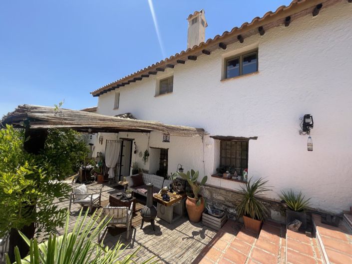 Image No.6-3 Bed Property for sale