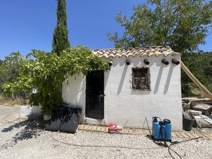 Image No.53-3 Bed Property for sale