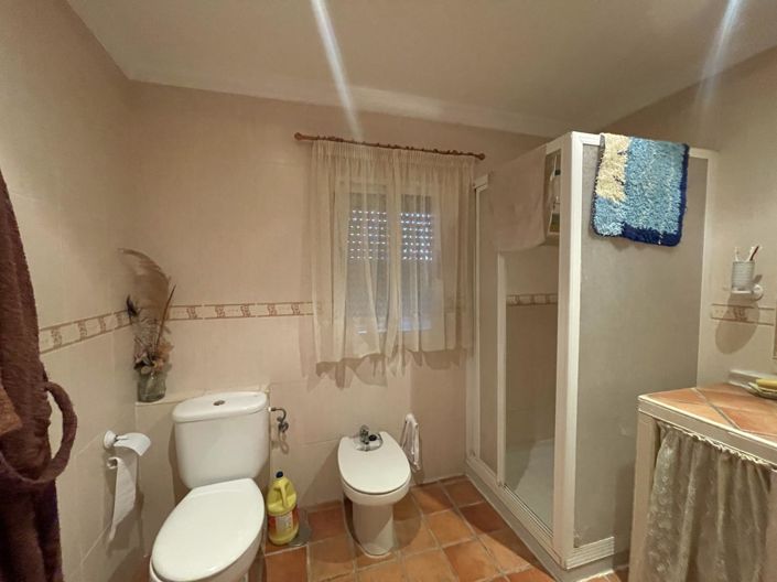 Image No.23-3 Bed Property for sale