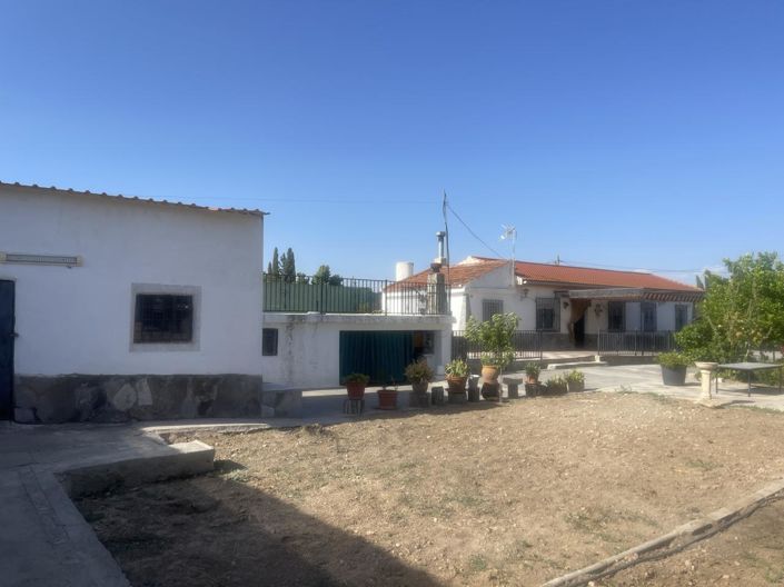 Image No.4-3 Bed Property for sale