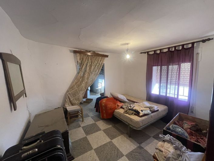 Image No.15-4 Bed Property for sale