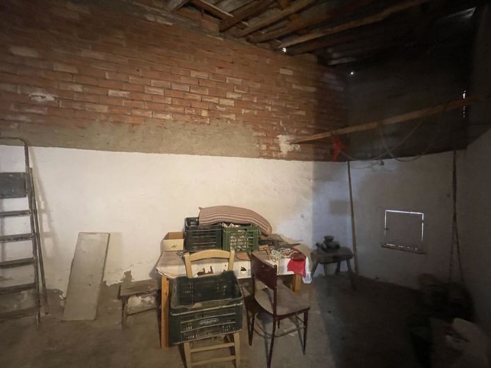 Image No.18-4 Bed Property for sale