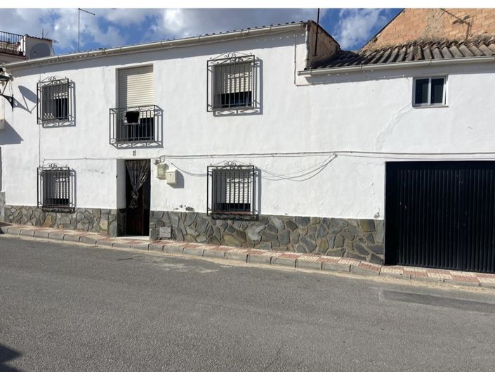 Image No.2-4 Bed Property for sale