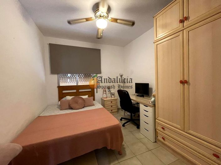 Image No.25-3 Bed Property for sale