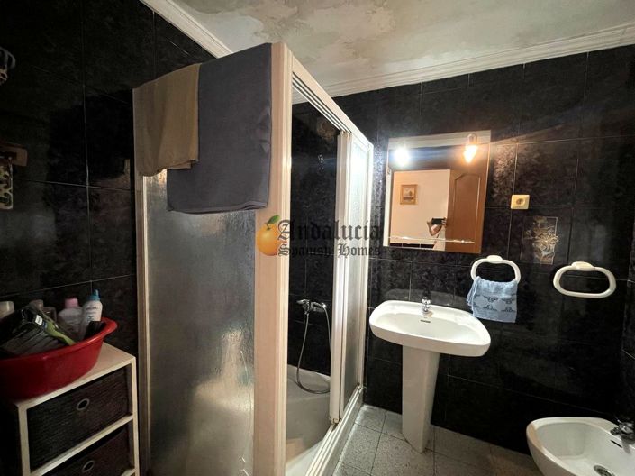 Image No.27-3 Bed Property for sale