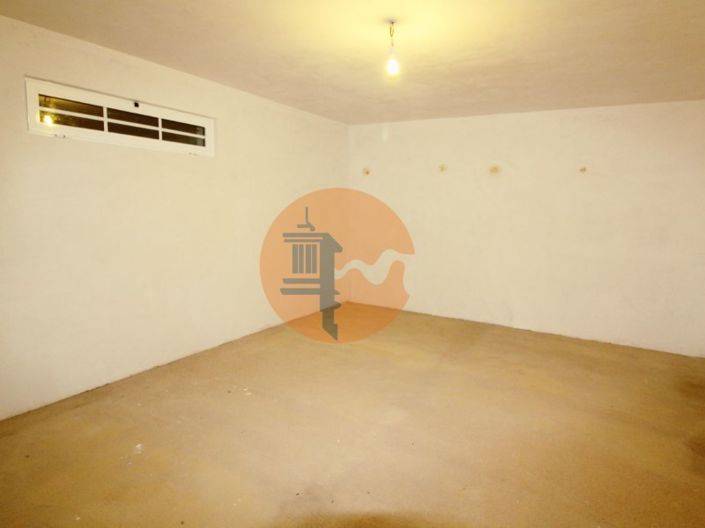 Image No.11-3 Bed House for sale