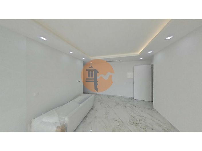 Image No.21-3 Bed Apartment for sale