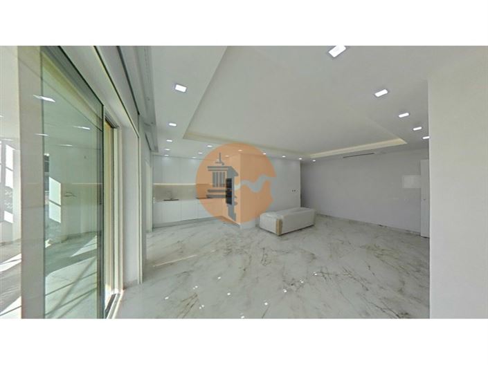 Image No.18-3 Bed Apartment for sale