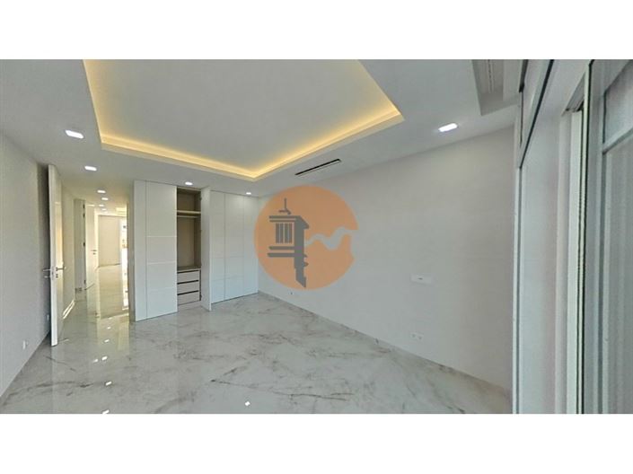 Image No.25-3 Bed Apartment for sale