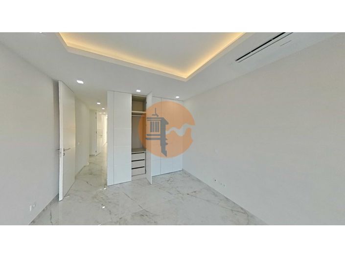 Image No.28-2 Bed Apartment for sale