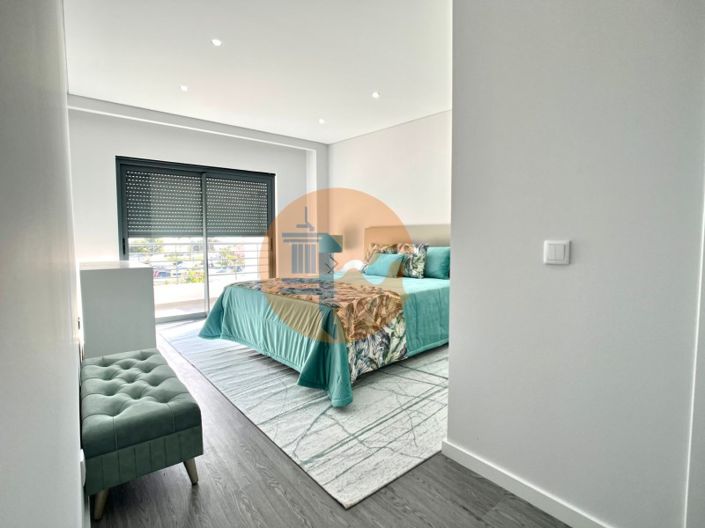 Image No.13-3 Bed Apartment for sale