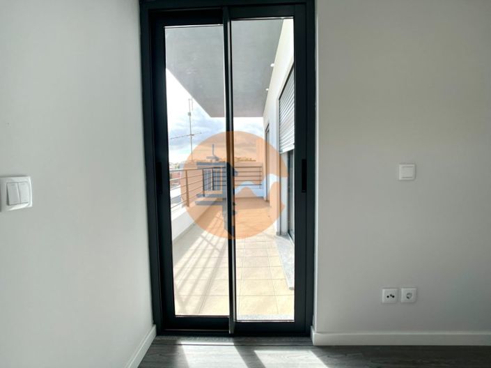 Image No.17-3 Bed Apartment for sale