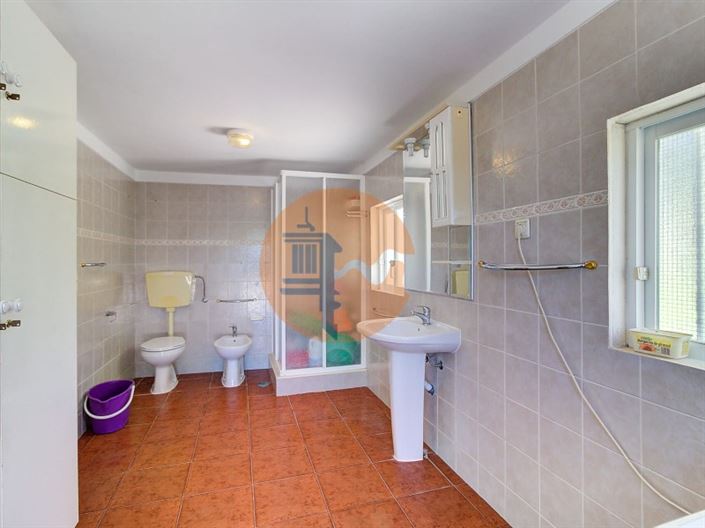 Image No.11-5 Bed Farmhouse for sale